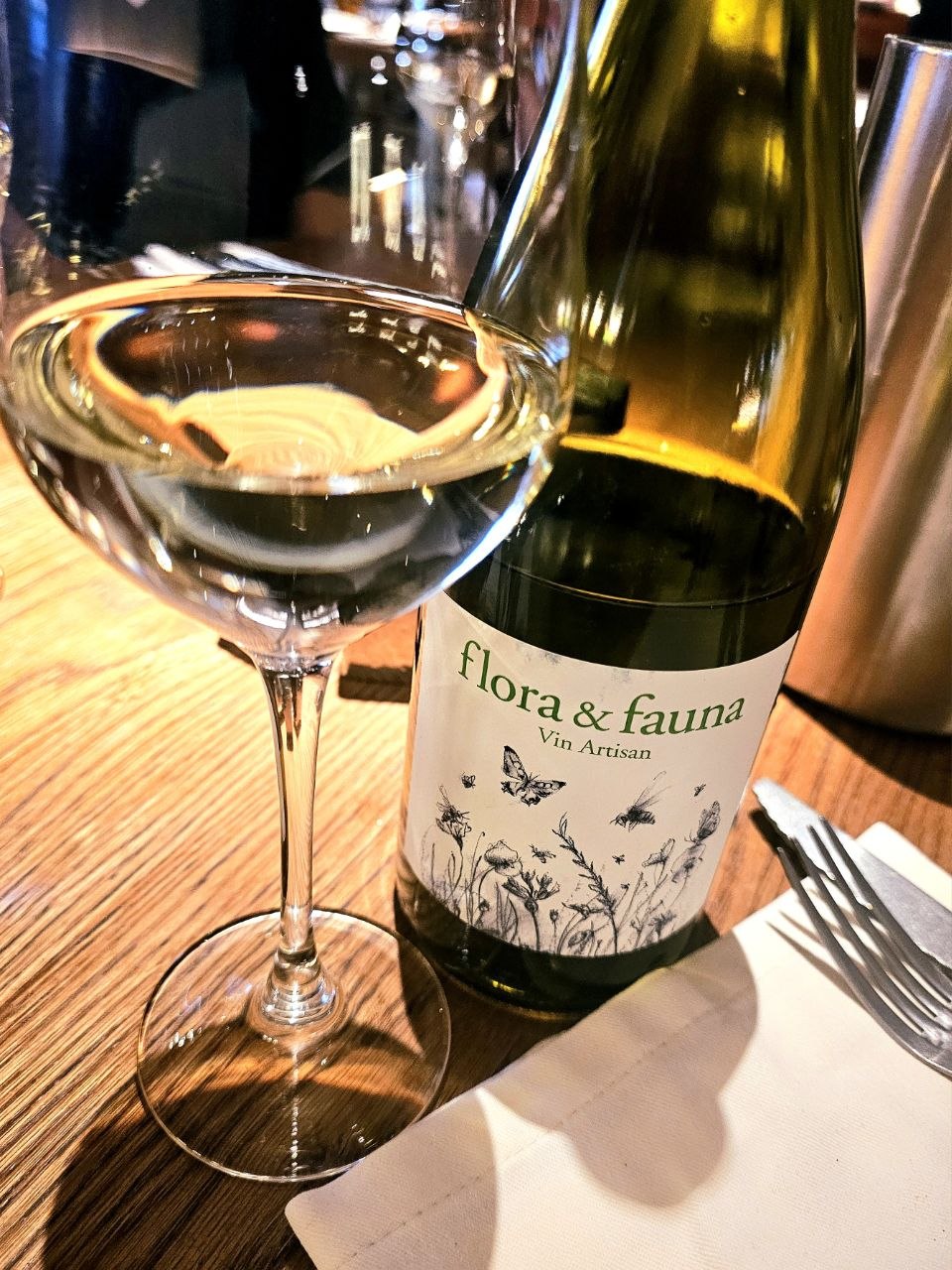Идеального вина не существует, но Flora & Fauna Blanc — определённо может стать